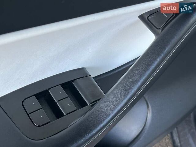 Сірий Тесла Model Y, об'ємом двигуна 0 л та пробігом 81 тис. км за 21499 $, фото 24 на Automoto.ua