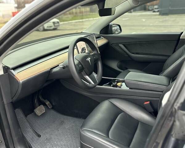 Сірий Тесла Model Y, об'ємом двигуна 0 л та пробігом 19 тис. км за 27000 $, фото 5 на Automoto.ua