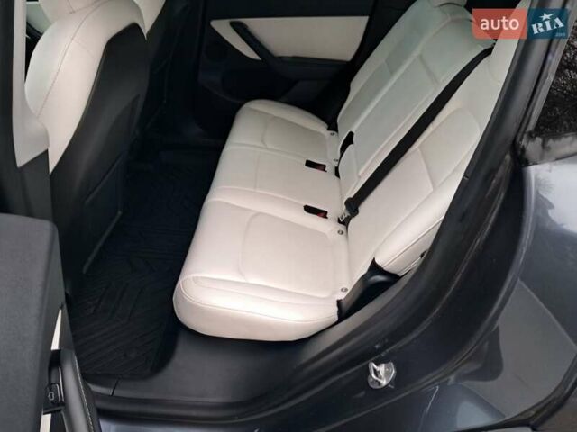 Серый Тесла Model Y, объемом двигателя 0 л и пробегом 100 тыс. км за 23500 $, фото 7 на Automoto.ua