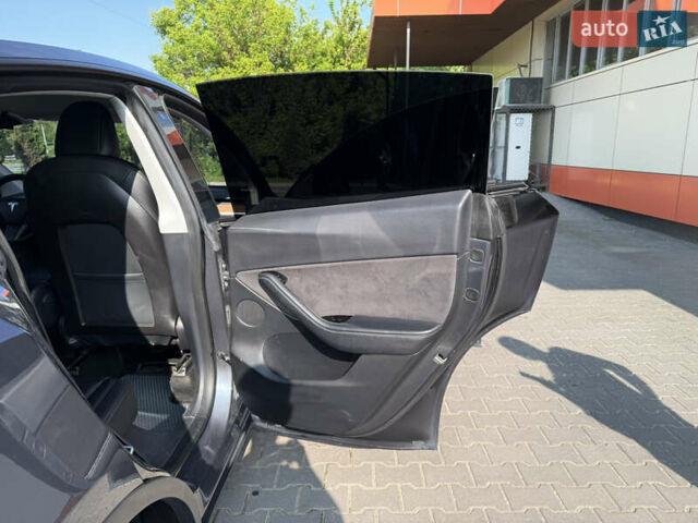 Серый Тесла Model Y, объемом двигателя 0 л и пробегом 104 тыс. км за 22500 $, фото 21 на Automoto.ua