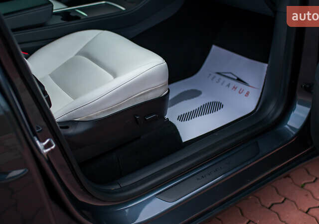 Сірий Тесла Model Y, об'ємом двигуна 0 л та пробігом 75 тис. км за 26499 $, фото 43 на Automoto.ua