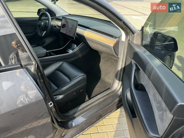 Серый Тесла Model Y, объемом двигателя 0 л и пробегом 137 тыс. км за 22900 $, фото 18 на Automoto.ua