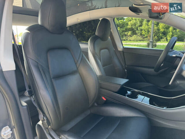 Серый Тесла Model Y, объемом двигателя 0 л и пробегом 104 тыс. км за 22500 $, фото 30 на Automoto.ua