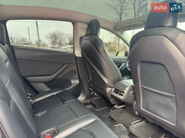 Сірий Тесла Model Y, об'ємом двигуна 0 л та пробігом 71 тис. км за 25500 $, фото 7 на Automoto.ua