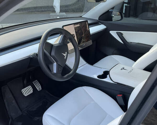 Серый Тесла Model Y, объемом двигателя 0 л и пробегом 60 тыс. км за 24200 $, фото 13 на Automoto.ua