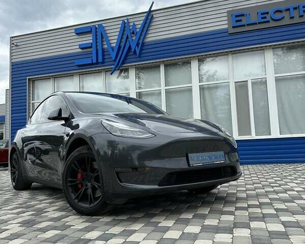 Серый Тесла Model Y, объемом двигателя 0 л и пробегом 77 тыс. км за 30555 $, фото 38 на Automoto.ua