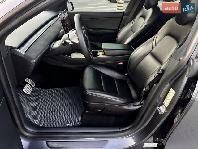 Сірий Тесла Model Y, об'ємом двигуна 0 л та пробігом 96 тис. км за 23499 $, фото 17 на Automoto.ua