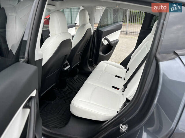 Тесла Model Y 2020 в Киеве на Automoto.ua Серый Тесла Model Y, объемом двигателя 0 л и пробегом 98 тыс. км за 24999 $, фото 8 на Automoto.ua