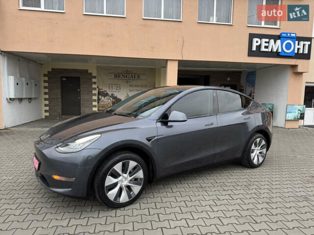 Серый Тесла Model Y, объемом двигателя 0 л и пробегом 170 тыс. км за 19500 $, фото 2 на Automoto.ua