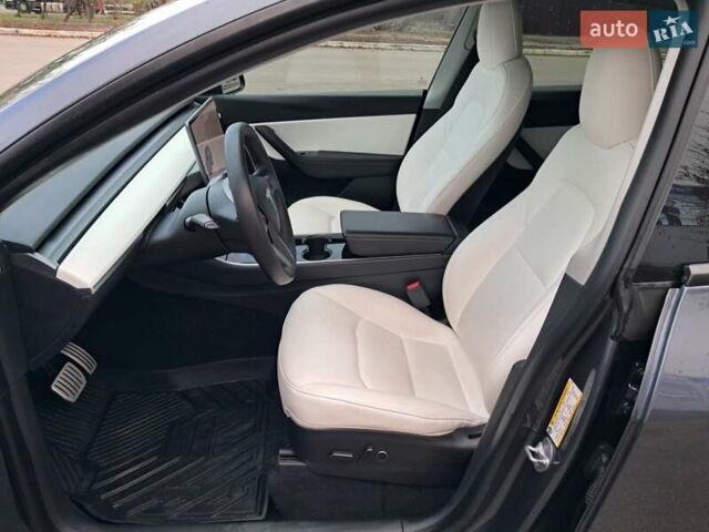 Серый Тесла Model Y, объемом двигателя 0 л и пробегом 100 тыс. км за 23500 $, фото 9 на Automoto.ua