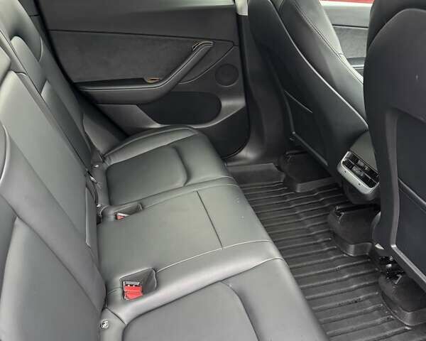 Серый Тесла Model Y, объемом двигателя 0 л и пробегом 63 тыс. км за 23900 $, фото 10 на Automoto.ua