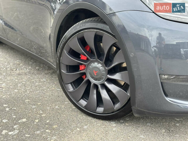 Тесла Model Y 2020 в Киеве на Automoto.ua Серый Тесла Model Y, объемом двигателя 0 л и пробегом 98 тыс. км за 24999 $, фото 6 на Automoto.ua