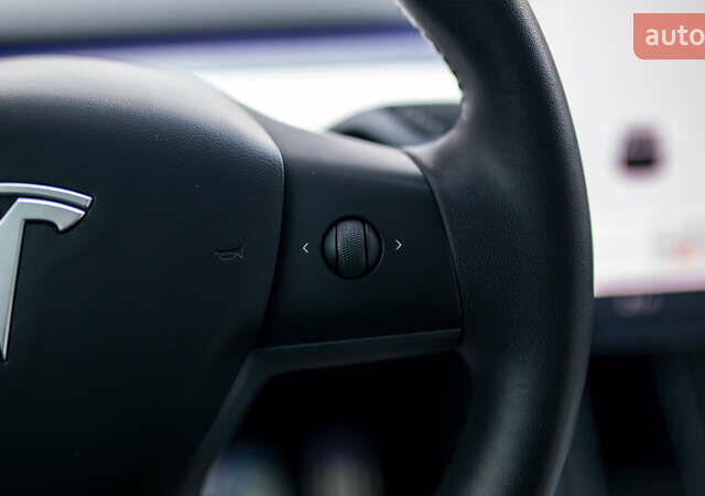 Сірий Тесла Model Y, об'ємом двигуна 0 л та пробігом 75 тис. км за 26499 $, фото 56 на Automoto.ua