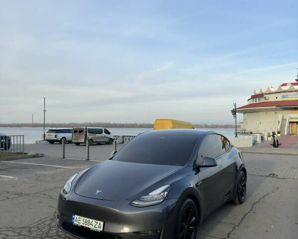 Серый Тесла Model Y, объемом двигателя 0 л и пробегом 14 тыс. км за 40999 $, фото 2 на Automoto.ua