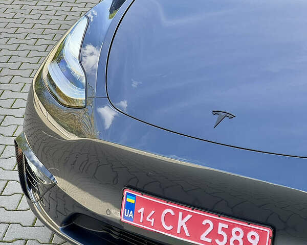 Серый Тесла Model Y, объемом двигателя 0 л и пробегом 100 тыс. км за 23000 $, фото 5 на Automoto.ua