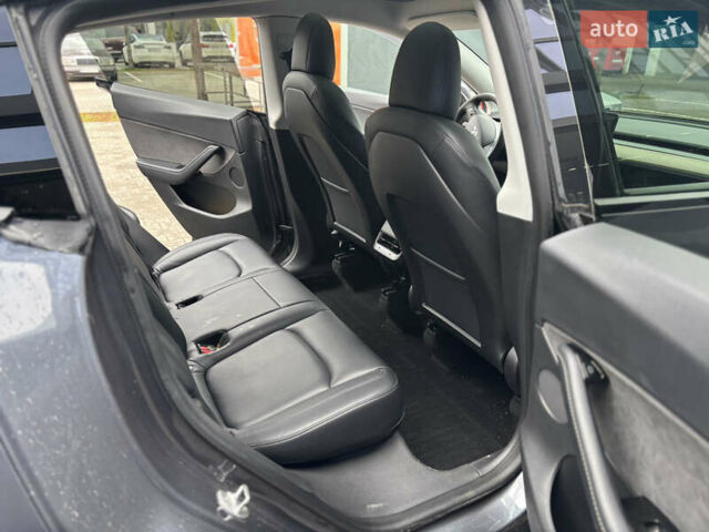 Серый Тесла Model Y, объемом двигателя 0 л и пробегом 92 тыс. км за 23500 $, фото 18 на Automoto.ua