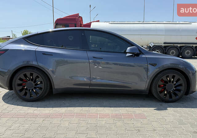 Тесла Model Y 2020 в Луцке на Automoto.ua Серый Тесла Model Y, объемом двигателя 0 л и пробегом 112 тыс. км за 21300 $, фото 2 на Automoto.ua