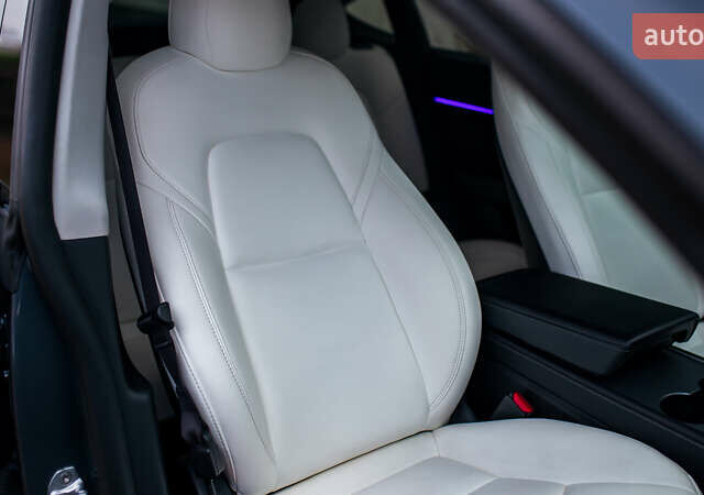 Сірий Тесла Model Y, об'ємом двигуна 0 л та пробігом 75 тис. км за 26499 $, фото 40 на Automoto.ua