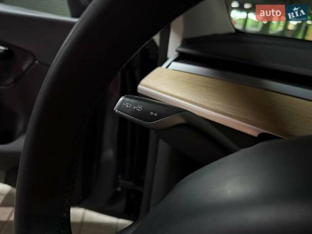 Серый Тесла Model Y, объемом двигателя 0 л и пробегом 104 тыс. км за 25490 $, фото 12 на Automoto.ua