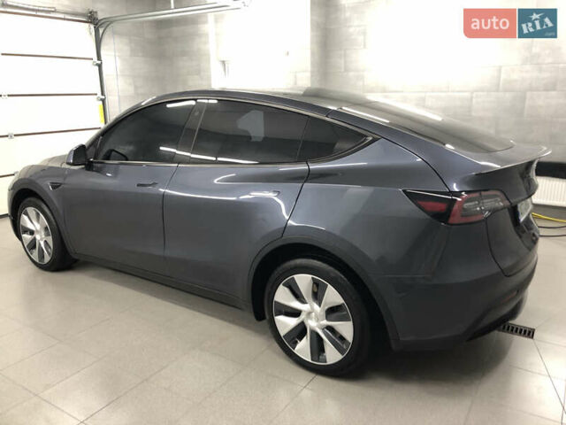 Серый Тесла Model Y, объемом двигателя 0 л и пробегом 12 тыс. км за 28500 $, фото 6 на Automoto.ua