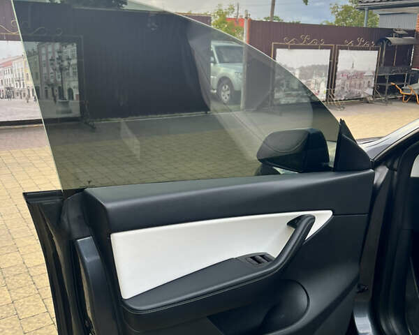 Серый Тесла Model Y, объемом двигателя 0 л и пробегом 117 тыс. км за 22000 $, фото 18 на Automoto.ua