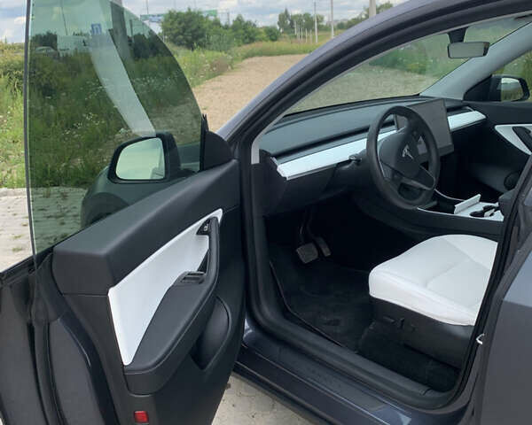 Серый Тесла Model Y, объемом двигателя 0 л и пробегом 170 тыс. км за 22900 $, фото 31 на Automoto.ua