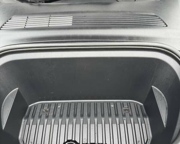 Серый Тесла Model Y, объемом двигателя 0 л и пробегом 63 тыс. км за 23900 $, фото 7 на Automoto.ua