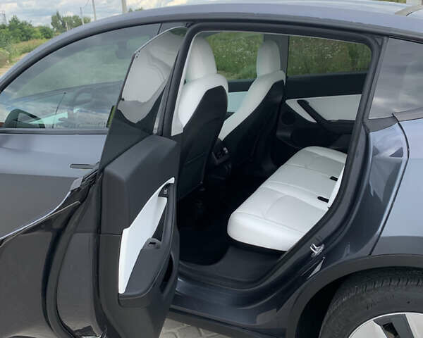 Серый Тесла Model Y, объемом двигателя 0 л и пробегом 170 тыс. км за 22900 $, фото 26 на Automoto.ua