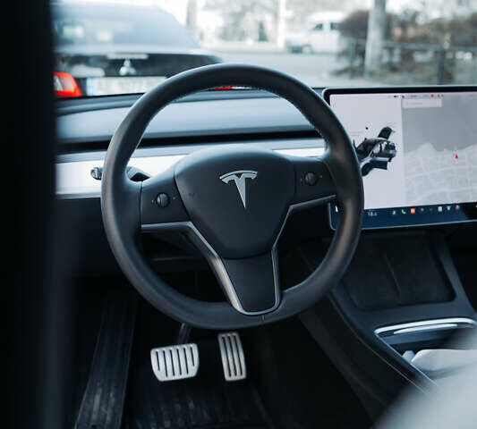Серый Тесла Model Y, объемом двигателя 0 л и пробегом 52 тыс. км за 28200 $, фото 32 на Automoto.ua