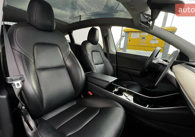 Тесла Model Y 2020 в Луцке на Automoto.ua Серый Тесла Model Y, объемом двигателя 0 л и пробегом 112 тыс. км за 21300 $, фото 12 на Automoto.ua
