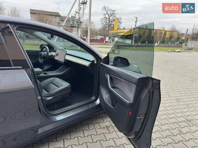 Серый Тесла Model Y, объемом двигателя 0 л и пробегом 170 тыс. км за 19500 $, фото 23 на Automoto.ua