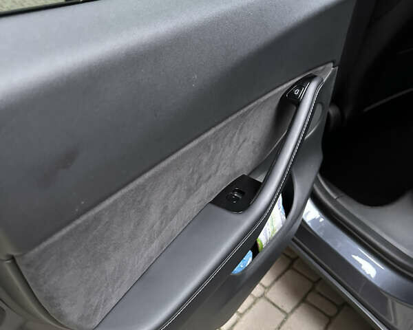 Сірий Тесла Model Y, об'ємом двигуна 0 л та пробігом 113 тис. км за 25800 $, фото 26 на Automoto.ua