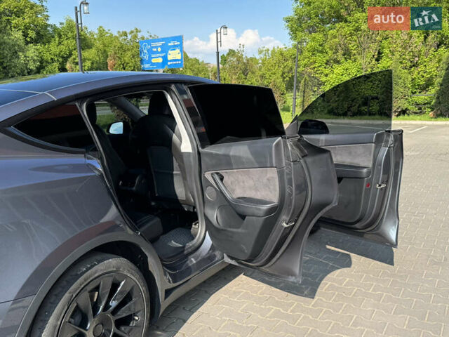 Серый Тесла Model Y, объемом двигателя 0 л и пробегом 104 тыс. км за 22500 $, фото 22 на Automoto.ua