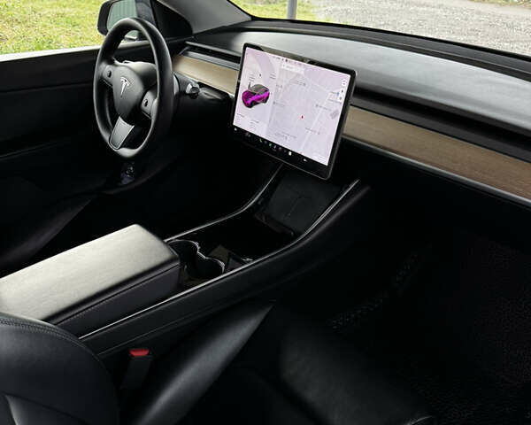 Серый Тесла Model Y, объемом двигателя 0 л и пробегом 94 тыс. км за 23000 $, фото 9 на Automoto.ua