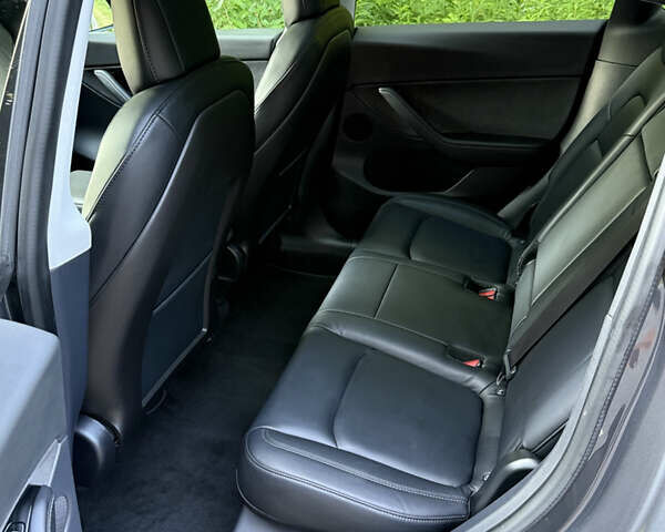 Серый Тесла Model Y, объемом двигателя 0 л и пробегом 61 тыс. км за 23200 $, фото 10 на Automoto.ua
