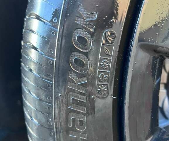 Тесла Model Y 2020 в Яворове на Automoto.ua Серый Тесла Model Y, объемом двигателя 0 л и пробегом 121 тыс. км за 22500 $, фото 8 на Automoto.ua