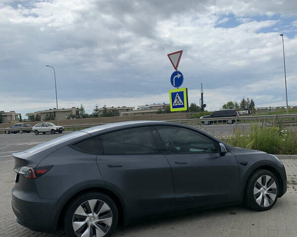 Серый Тесла Model Y, объемом двигателя 0 л и пробегом 170 тыс. км за 22900 $, фото 2 на Automoto.ua
