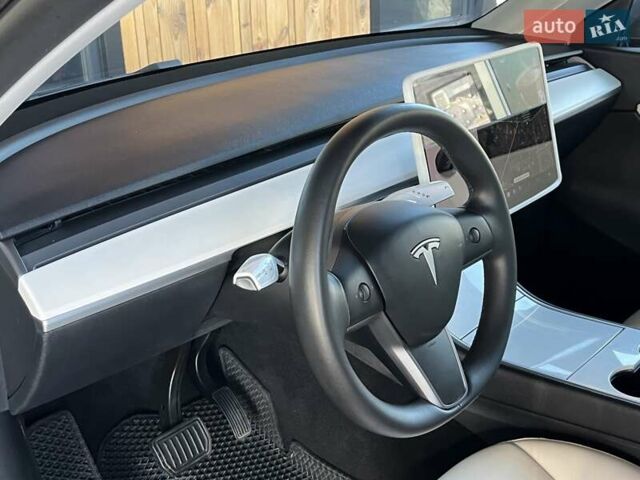 Серый Тесла Model Y, объемом двигателя 0 л и пробегом 81 тыс. км за 22099 $, фото 23 на Automoto.ua