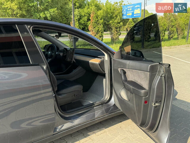 Серый Тесла Model Y, объемом двигателя 0 л и пробегом 104 тыс. км за 22500 $, фото 23 на Automoto.ua