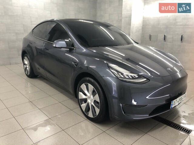 Серый Тесла Model Y, объемом двигателя 0 л и пробегом 12 тыс. км за 28500 $, фото 18 на Automoto.ua