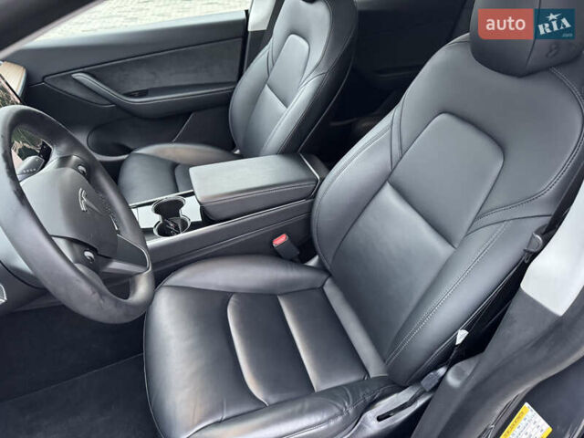 Серый Тесла Model Y, объемом двигателя 0 л и пробегом 128 тыс. км за 20300 $, фото 8 на Automoto.ua