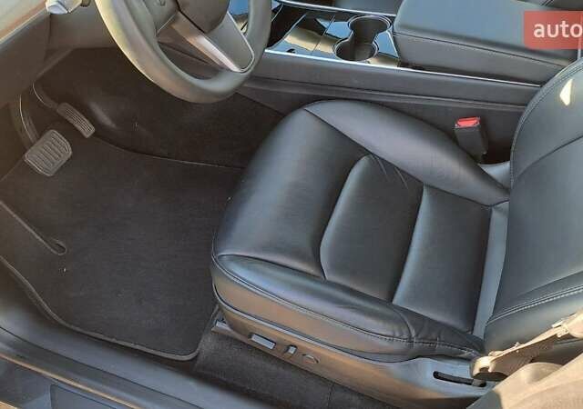 Серый Тесла Model Y, объемом двигателя 0 л и пробегом 114 тыс. км за 25500 $, фото 10 на Automoto.ua
