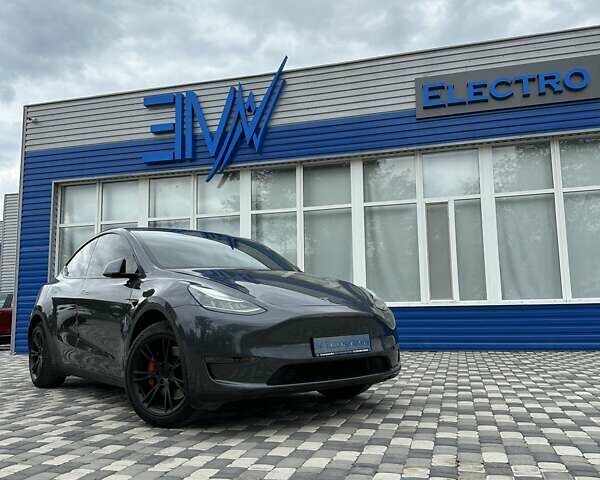 Серый Тесла Model Y, объемом двигателя 0 л и пробегом 77 тыс. км за 30555 $, фото 39 на Automoto.ua