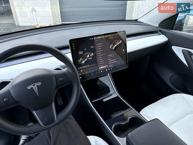 Серый Тесла Model Y, объемом двигателя 0 л и пробегом 143 тыс. км за 19999 $, фото 37 на Automoto.ua