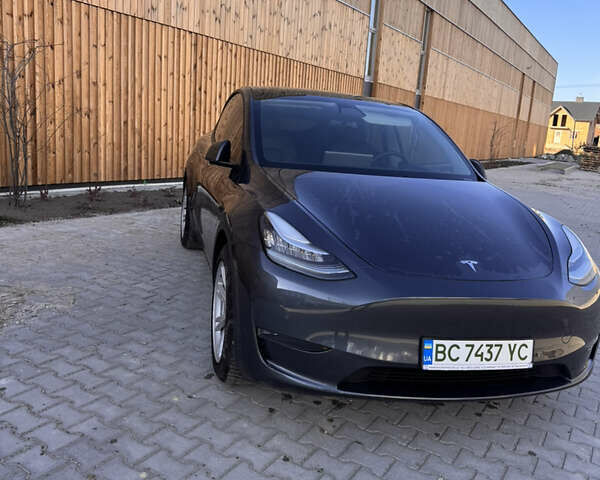 Серый Тесла Model Y, объемом двигателя 0 л и пробегом 84 тыс. км за 21500 $, фото 2 на Automoto.ua
