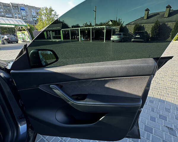 Сірий Тесла Model Y, об'ємом двигуна 0 л та пробігом 129 тис. км за 22500 $, фото 35 на Automoto.ua