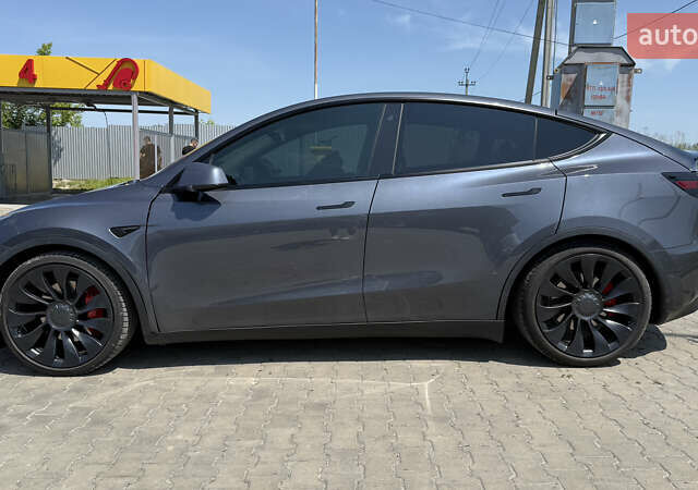 Тесла Model Y 2020 в Луцке на Automoto.ua Серый Тесла Model Y, объемом двигателя 0 л и пробегом 112 тыс. км за 21300 $, фото 5 на Automoto.ua