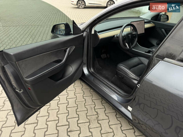 Серый Тесла Model Y, объемом двигателя 0 л и пробегом 170 тыс. км за 19500 $, фото 16 на Automoto.ua