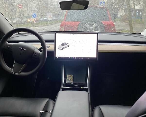 Серый Тесла Model Y, объемом двигателя 0 л и пробегом 98 тыс. км за 21600 $, фото 7 на Automoto.ua