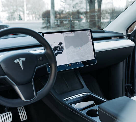 Серый Тесла Model Y, объемом двигателя 0 л и пробегом 52 тыс. км за 28200 $, фото 34 на Automoto.ua